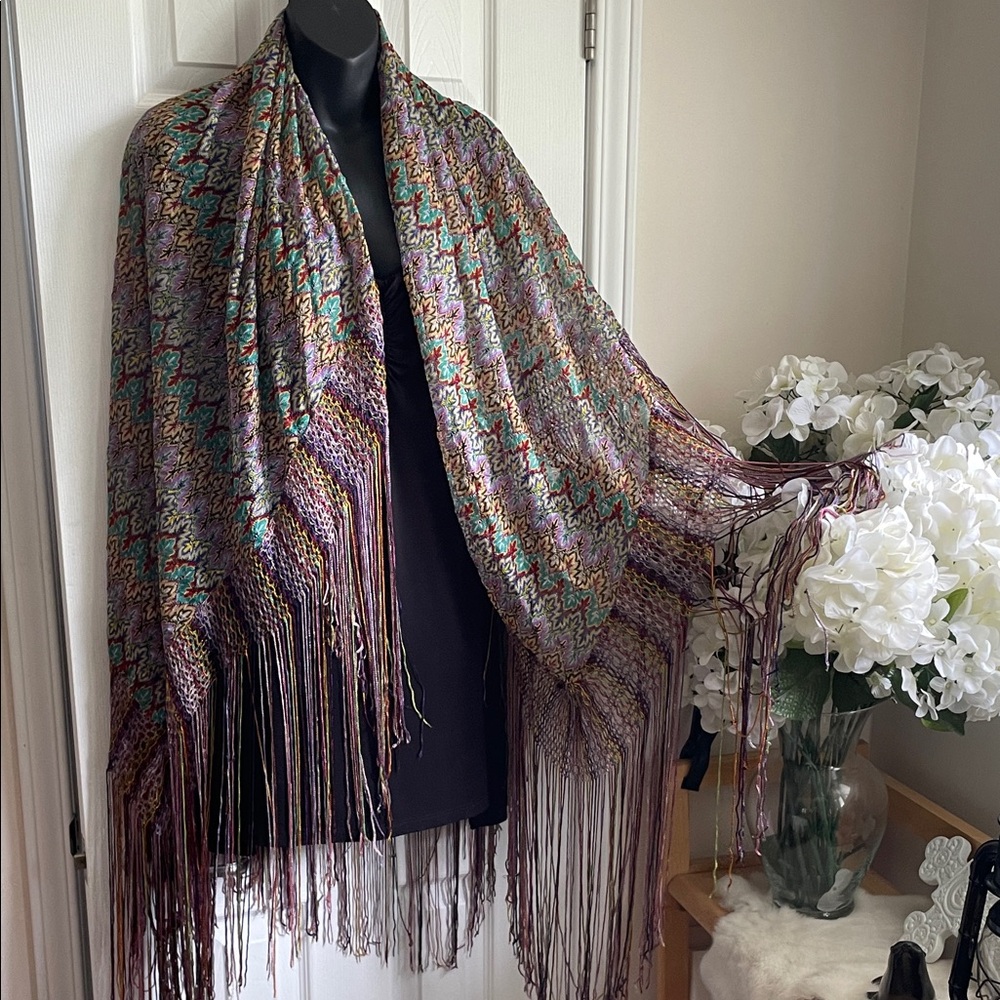 Stunning Piano Shawl!!! Wow. ☺️ Fringe and Colour and Fringe Oh My! Large Square - Picture 5 of 16